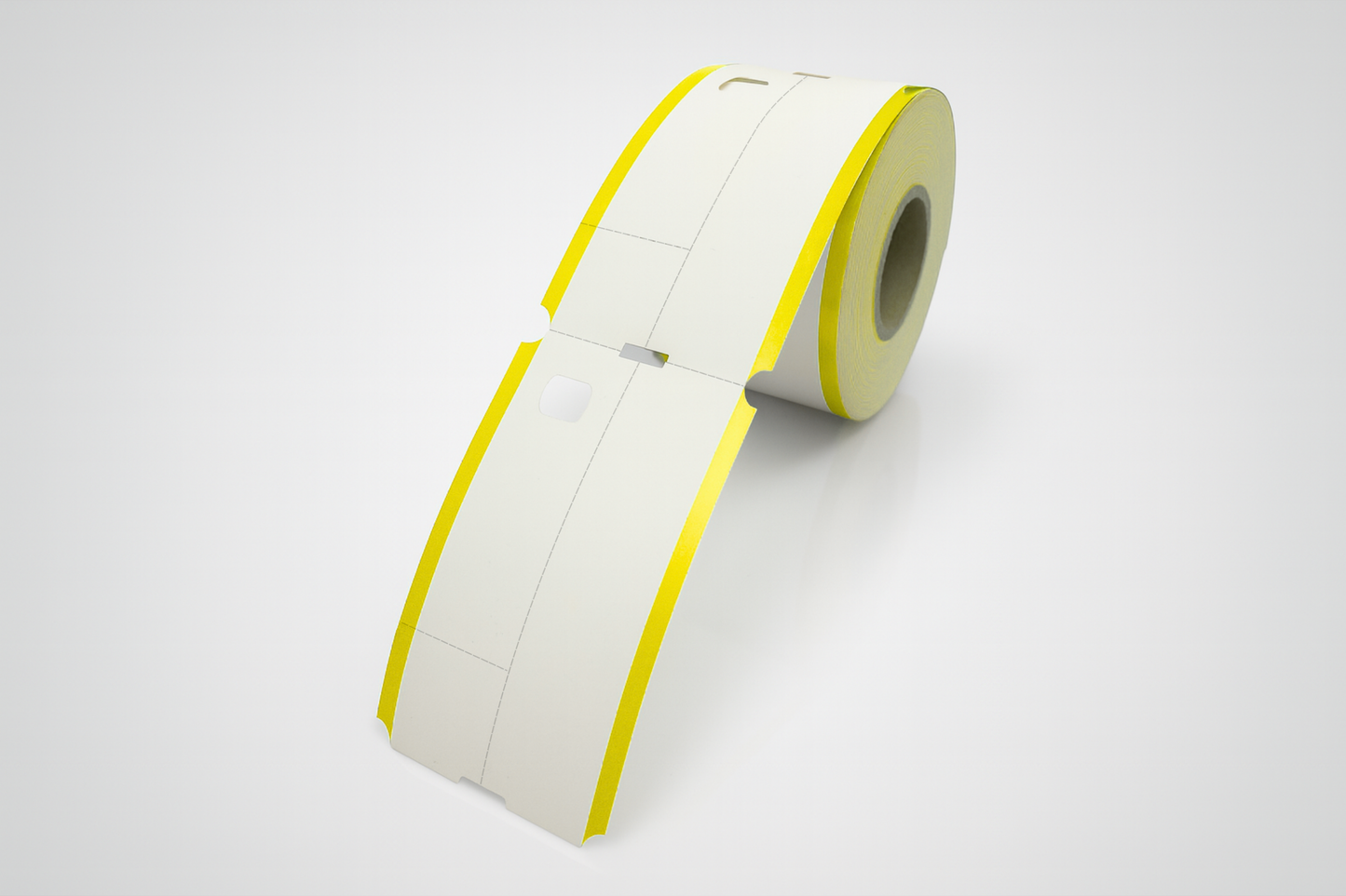 3-osaiset lämpönarikkaliput rullassa