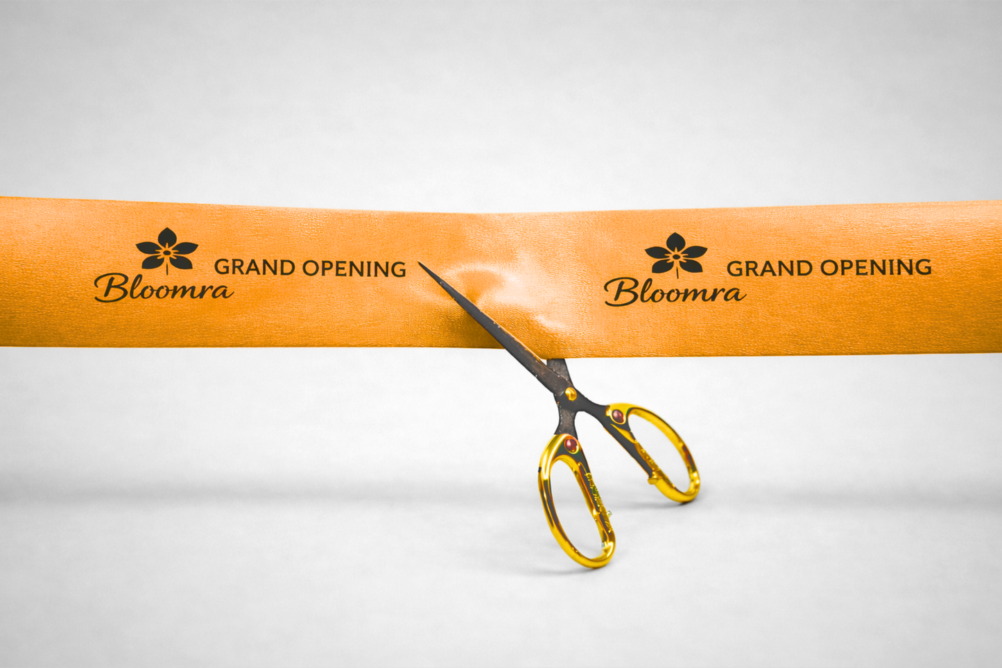 Avajaisnauha painatuksella