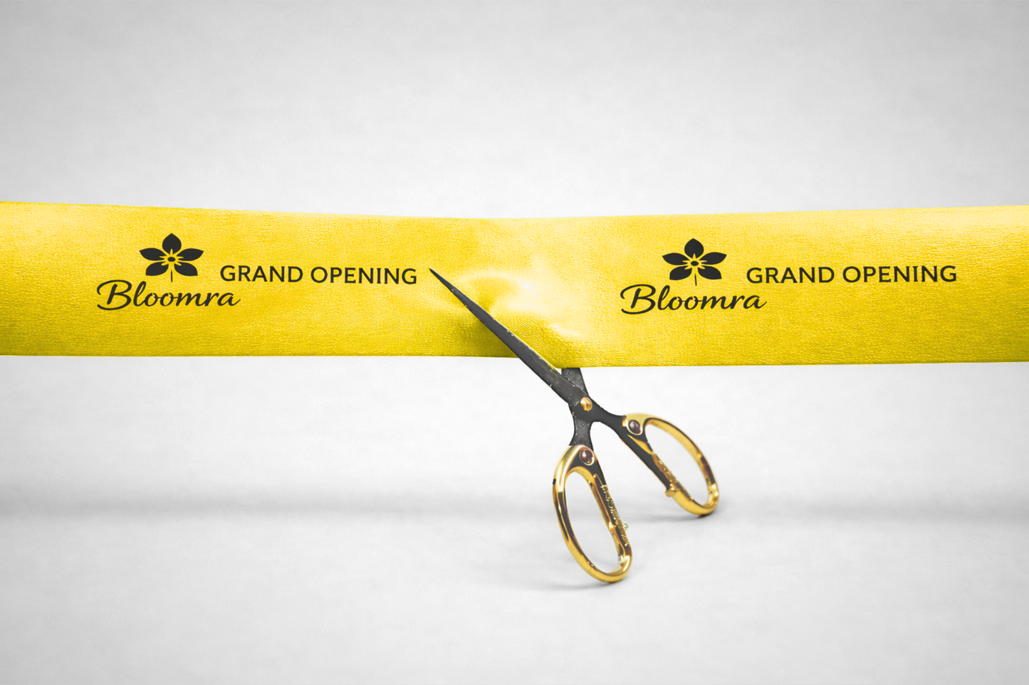 Avajaisnauha painatuksella