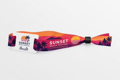 RFID rPET -kangasranneke, jossa oranssi auringonlaskun rantafestivaalipainatus