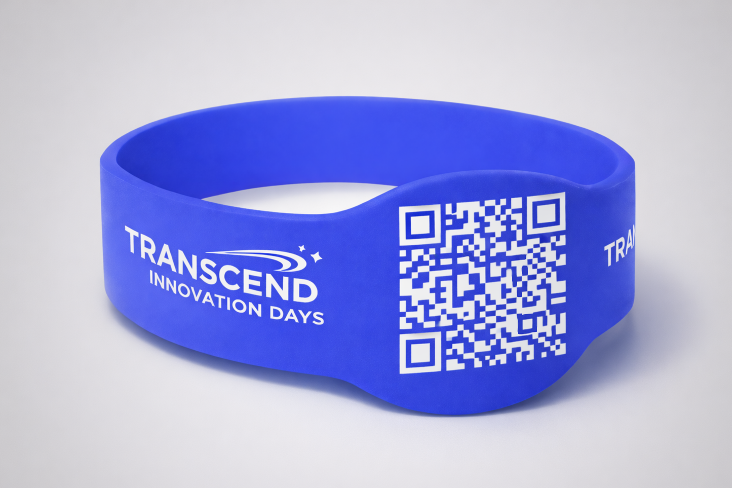 Kuva JM Band® -silikonirannekkeista QR-koodilla. Osta 18 mm:n silikonirannekkeita täältä.