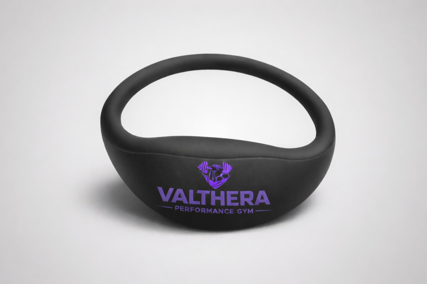 Musta NFC-ranneke JM Band®:lta painetulla logolla